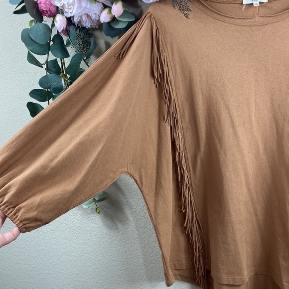 •easel• Tan {100% COTTON} Heavyweight long-sleeved Shirt w/ Front Fringe Detail - Picture 5 of 13